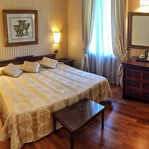 https://cecil-hotel-rome.it-romehotels.com